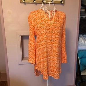 Blouse perfect to wear over leggings